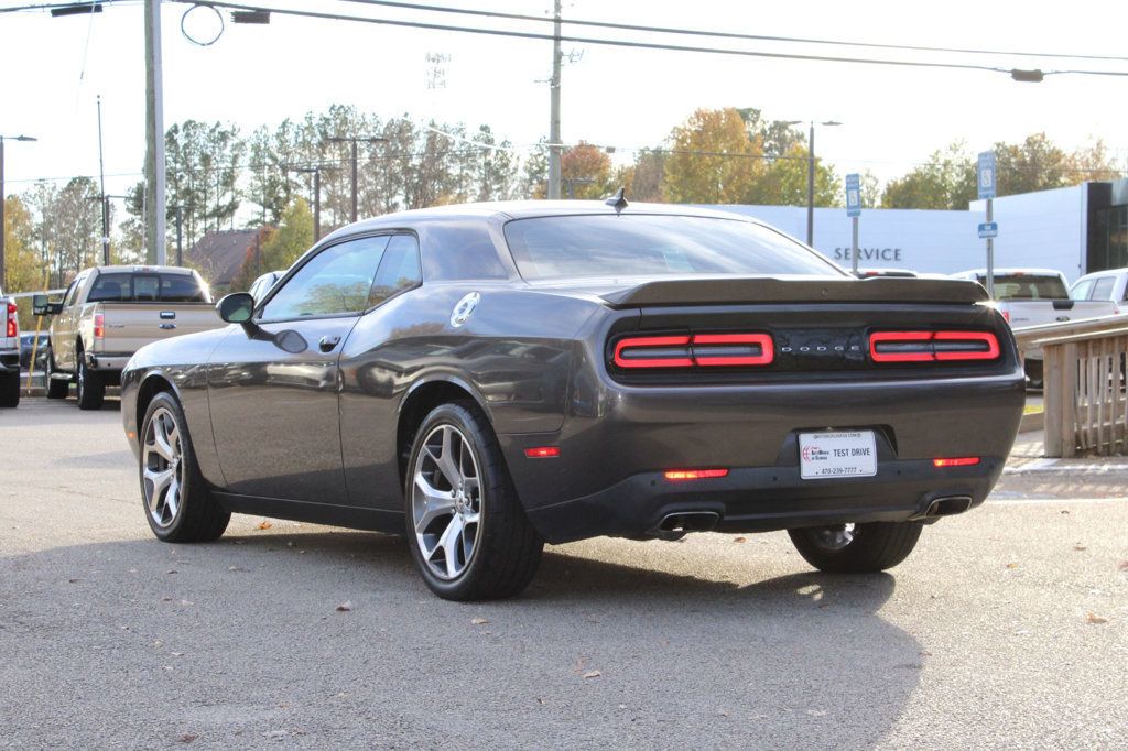 2015 Dodge Challenger SXT Plus photo 2