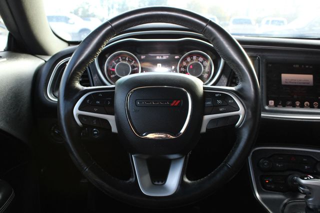 2015 Dodge Challenger 2dr Coupe SXT Plus - 22941039 - 8