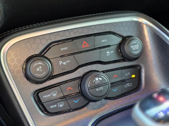 2015 Dodge Challenger 2dr Coupe SXT Plus - 22967238 - 25