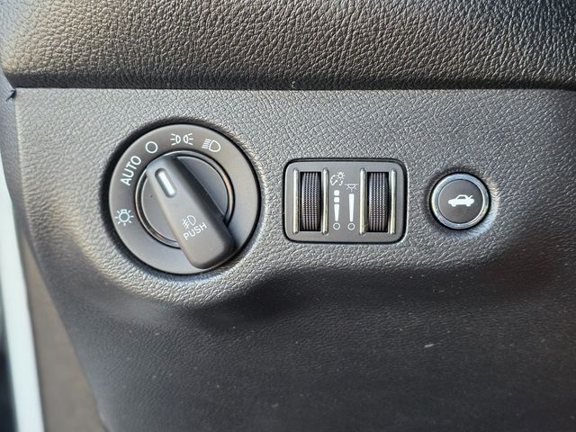 2015 Dodge Challenger 2dr Coupe SXT Plus - 22967238 - 34