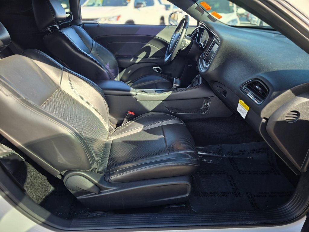 2015 Dodge Challenger 2dr Coupe SXT Plus - 22967238 - 8