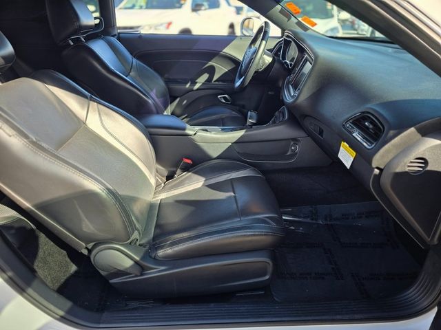 2015 Dodge Challenger 2dr Coupe SXT Plus - 22967238 - 8