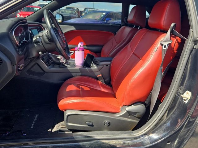 2015 Dodge Challenger 2dr Coupe SXT Plus - 23065789 - 5