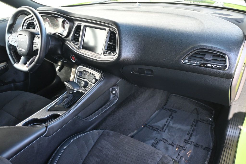 2015 Dodge Challenger SRT8 Hellcat photo 4