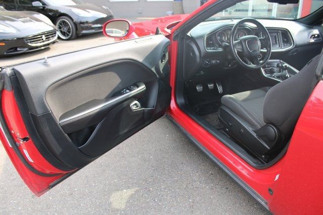 2015 Dodge Challenger R/T photo 15