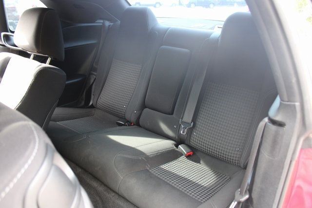 2015 Dodge Challenger R/T photo 17