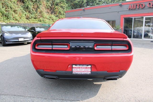 2015 Dodge Challenger R/T photo 4