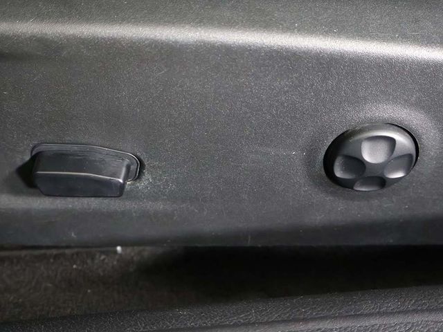 2015 Dodge Challenger R/T - 22966887 - 30