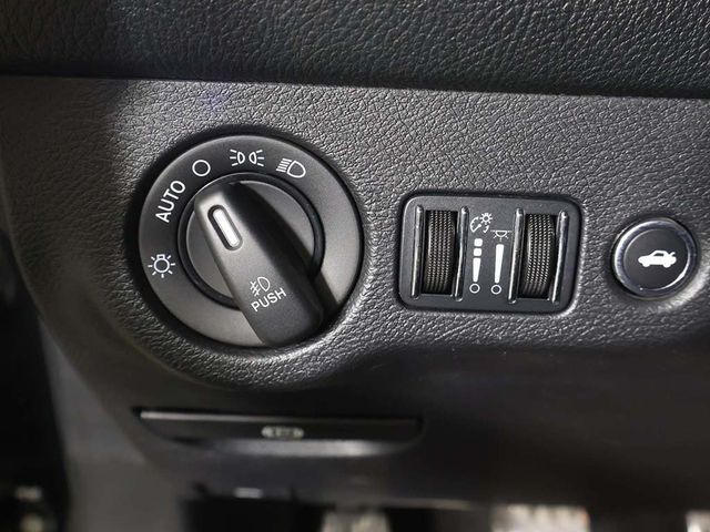 2015 Dodge Challenger R/T - 22966887 - 34