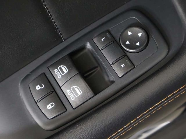 2015 Dodge Challenger R/T - 22966887 - 35