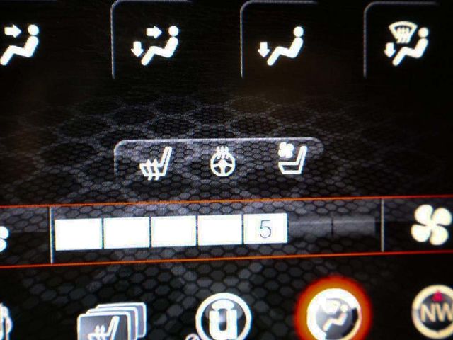 2015 Dodge Challenger R/T - 22966887 - 47