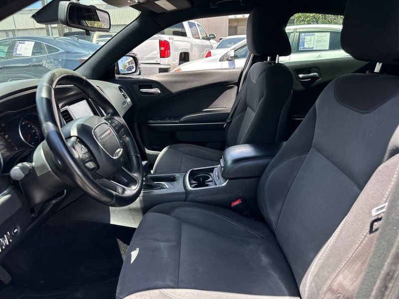 2015 Dodge Charger 4dr Sedan SE RWD - 23019447 - 12