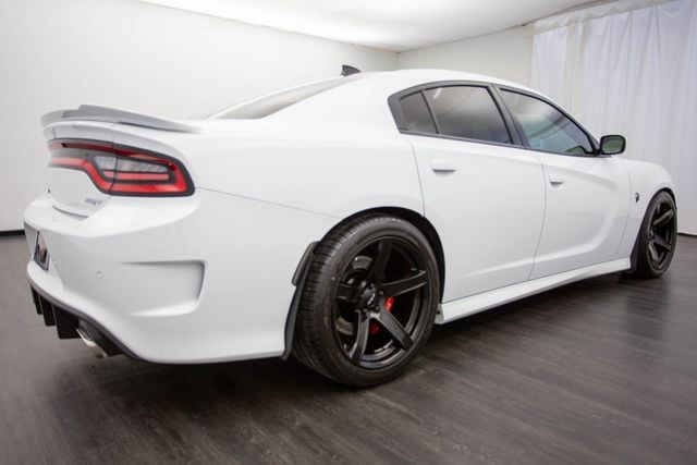 2015 Dodge Charger 4dr Sedan SRT Hellcat RWD - 22711994 - 29