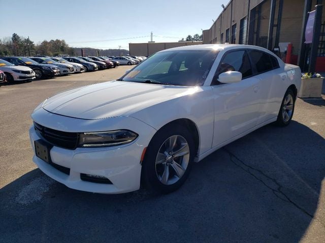 2015 Dodge Charger SXT photo 4