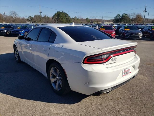 2015 Dodge Charger SXT photo 5