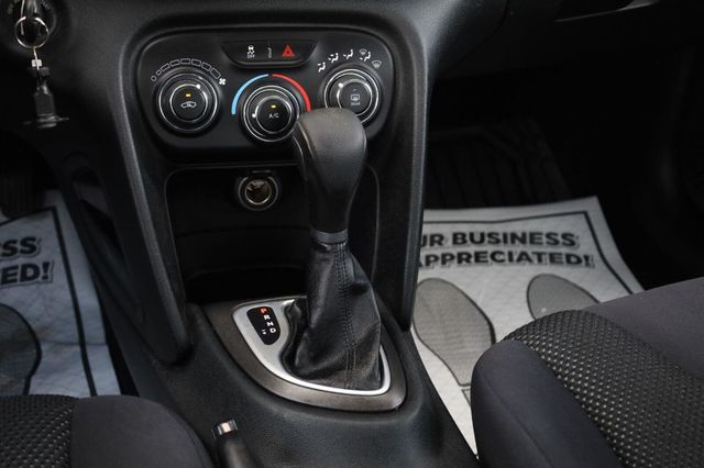 2015 Dodge Dart SE - 23067701 - 32