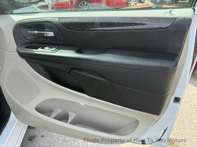 2015 Dodge Grand Caravan 4dr Wagon SXT - 23021744 - 12