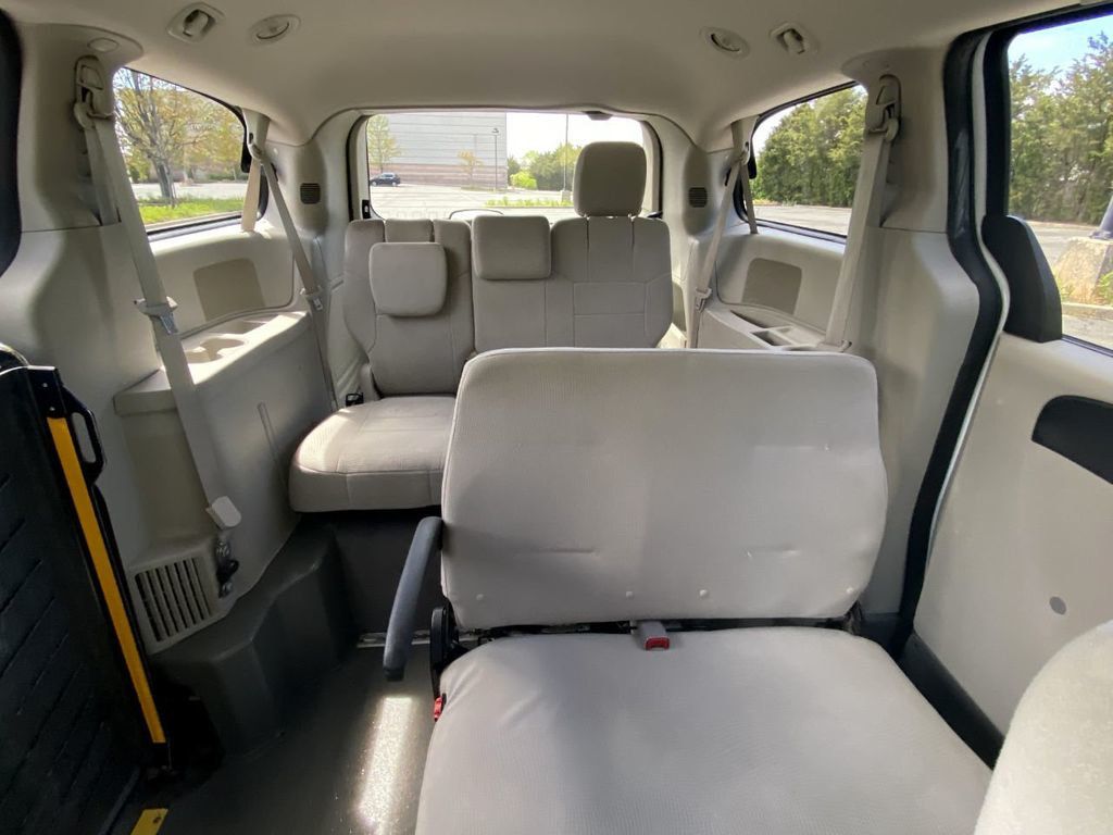 2015 Dodge Grand Caravan For Adults Medical Transport Mobility ADA Handicapped - 23033710 - 25