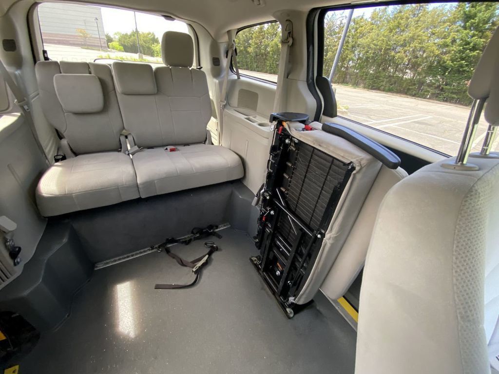 2015 Dodge Grand Caravan For Adults Medical Transport Mobility ADA Handicapped - 23033710 - 27