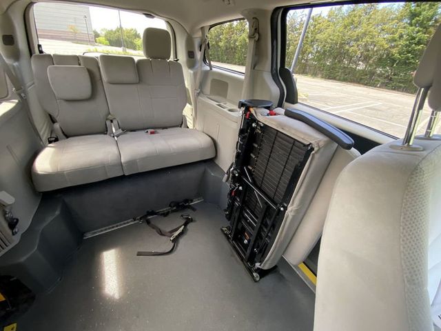 2015 Dodge Grand Caravan For Adults Medical Transport Mobility ADA Handicapped - 23033710 - 27