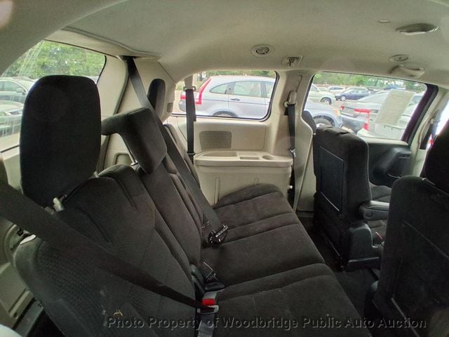 2015 Dodge Grand Caravan SE - 23028895 - 11