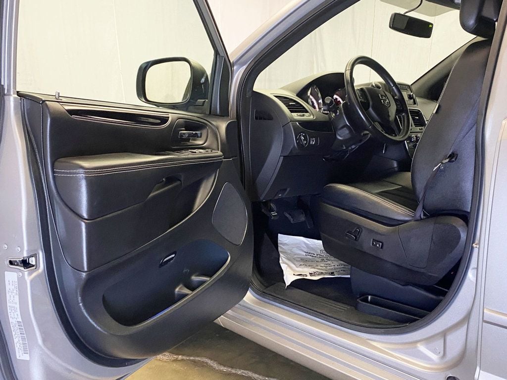 2015 Dodge Grand Caravan SXT - 22902993 - 17