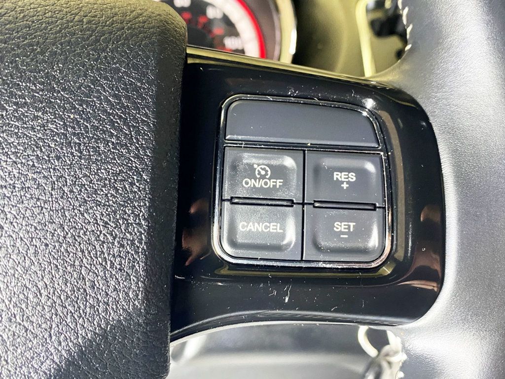 2015 Dodge Grand Caravan SXT - 22902993 - 25