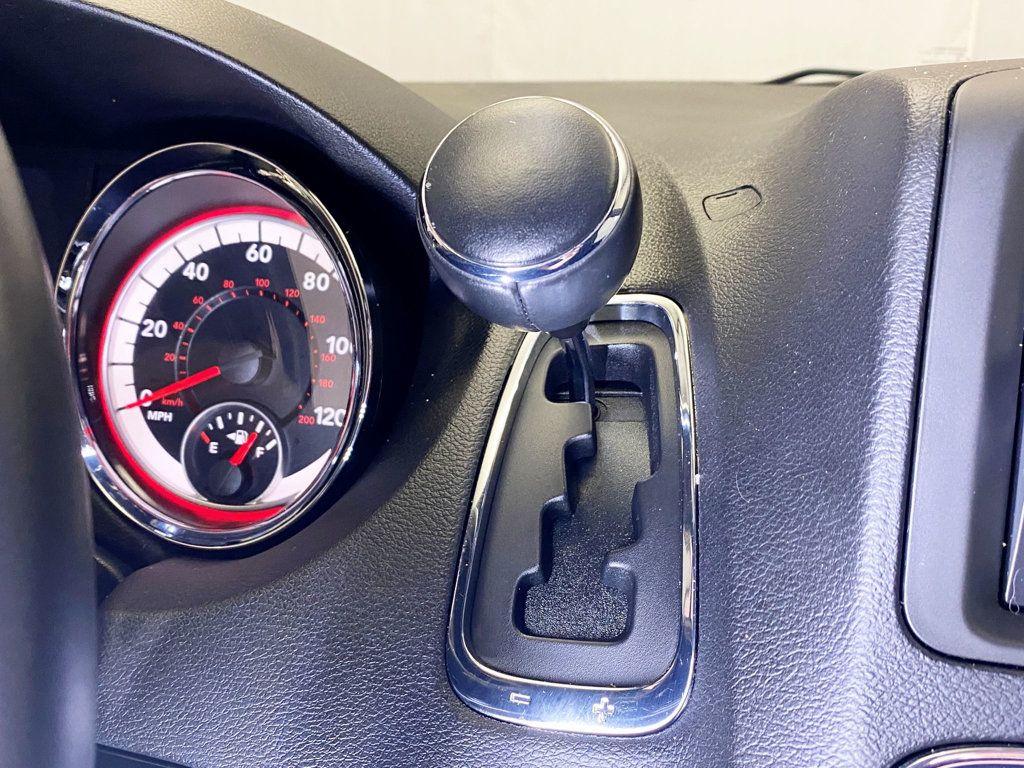 2015 Dodge Grand Caravan SXT - 22902993 - 29
