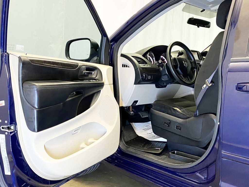2015 Dodge Grand Caravan SXT - 22912060 - 17