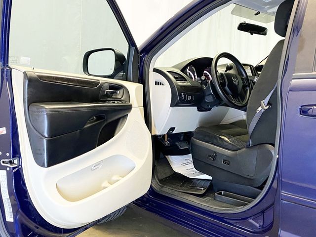 2015 Dodge Grand Caravan SXT - 22912060 - 17