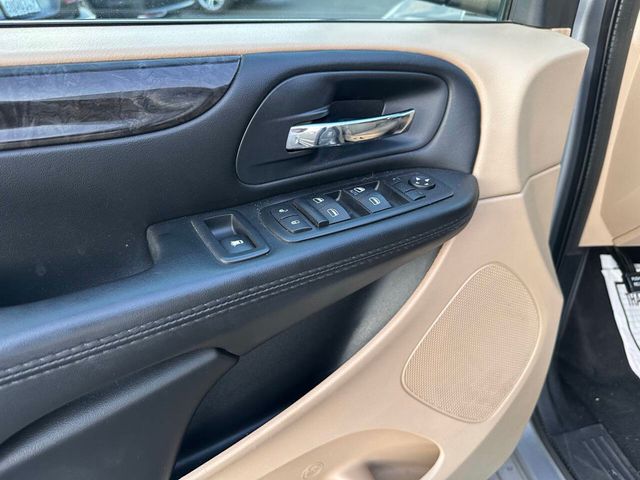 2015 Dodge Grand Caravan SXT 4dr Mini Van - 22836965 - 13