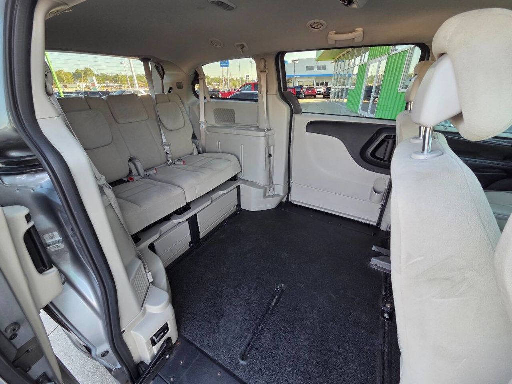 2015 Dodge Grand Caravan SXT photo 15