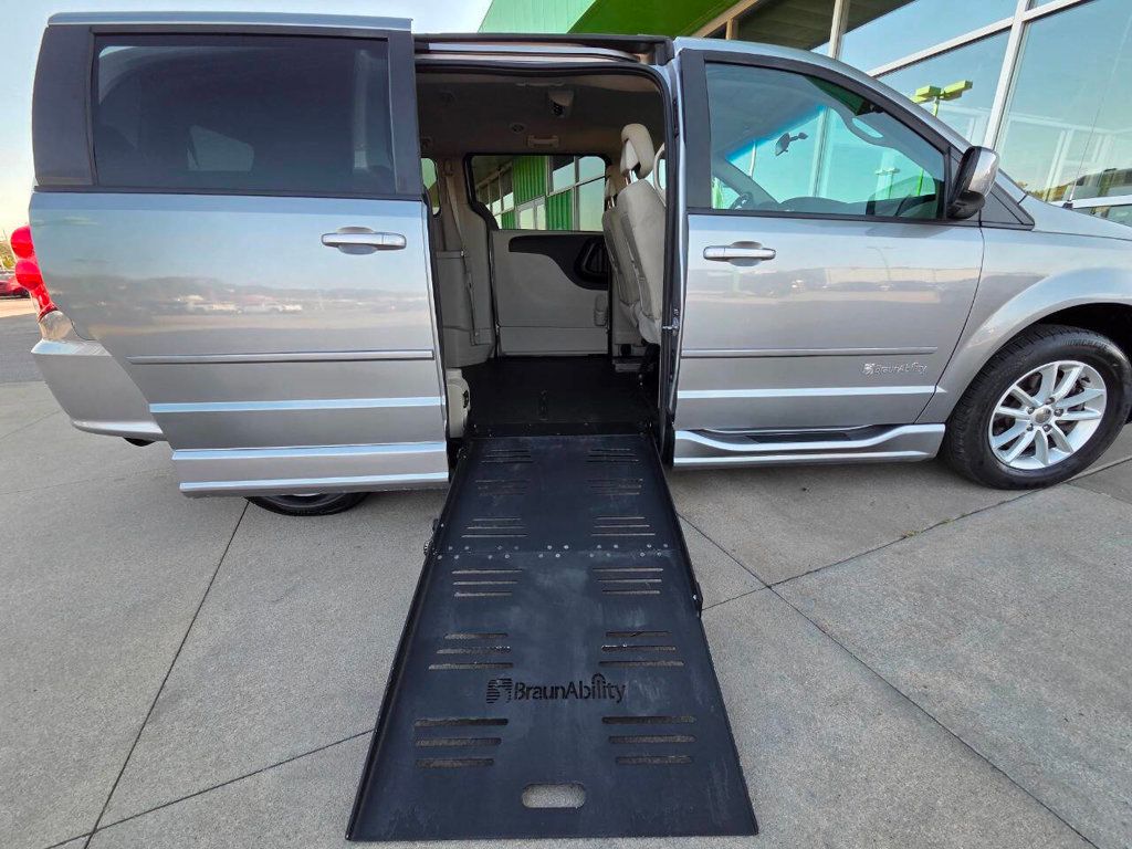2015 Dodge Grand Caravan SXT photo 17