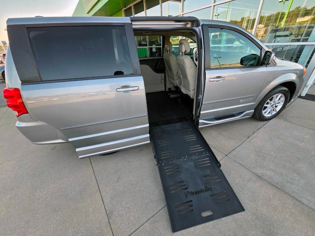 2015 Dodge Grand Caravan SXT photo 18