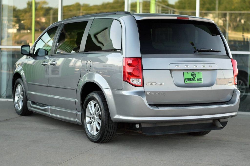 2015 Dodge Grand Caravan SXT photo 6
