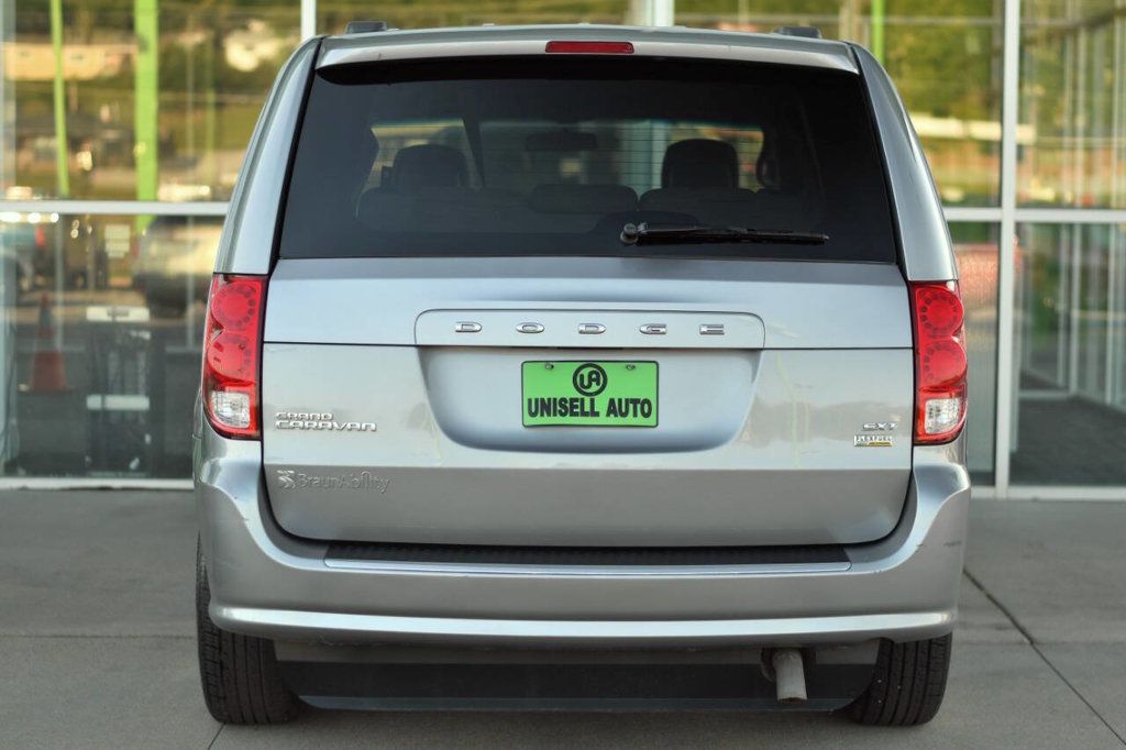 2015 Dodge Grand Caravan SXT photo 7