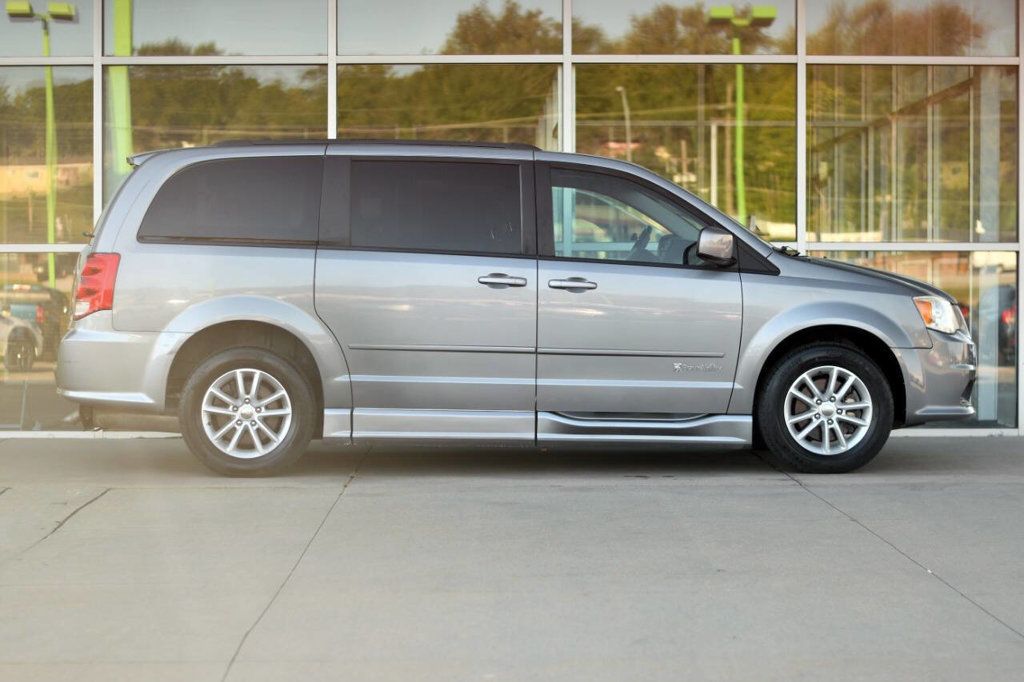 2015 Dodge Grand Caravan SXT photo 9