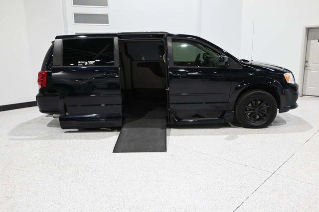 2015 Dodge Grand Caravan SXT Mobility Handicap Van - 23091630 - 16
