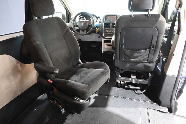 2015 Dodge Grand Caravan SXT Mobility Handicap Van - 23091630 - 21