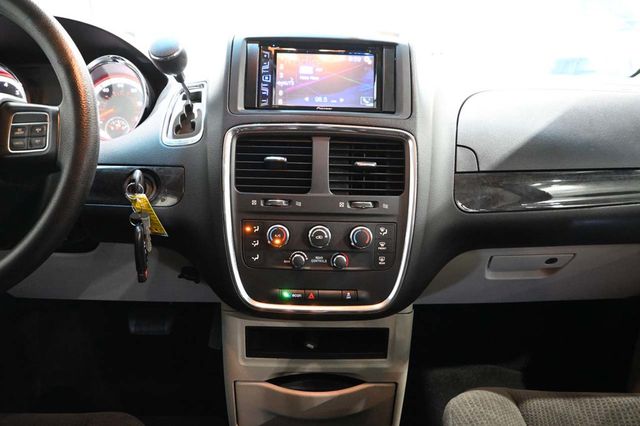 2015 Dodge Grand Caravan SXT Mobility Handicap Van - 23091630 - 24