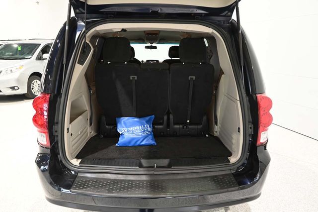 2015 Dodge Grand Caravan SXT Mobility Handicap Van - 23091630 - 26