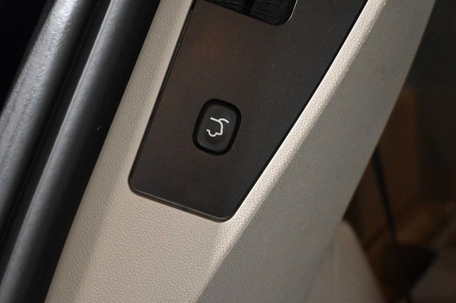 2015 Dodge Grand Caravan SXT Mobility Handicap Van - 23091630 - 27