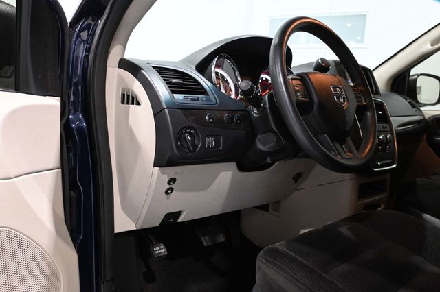 2015 Dodge Grand Caravan SXT Mobility Handicap Van - 23091630 - 32