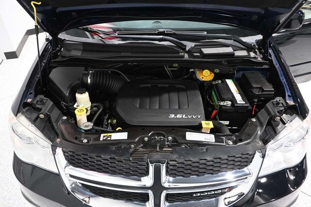 2015 Dodge Grand Caravan SXT Mobility Handicap Van - 23091630 - 36
