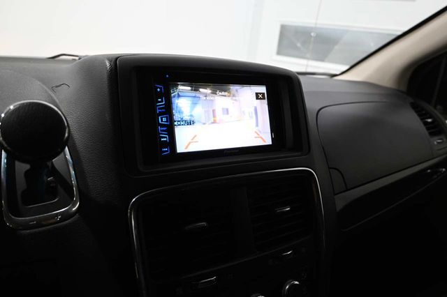 2015 Dodge Grand Caravan SXT Mobility Handicap Van - 23091630 - 38