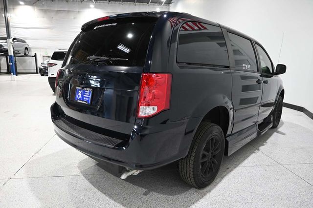 2015 Dodge Grand Caravan SXT Mobility Handicap Van - 23091630 - 5
