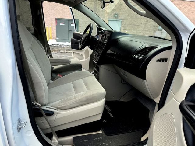 2015 Dodge Grand Caravan Eldorado Wheelchair Van For Adults Medical Transport Mobility ADA Handicapped - 22763953 - 20