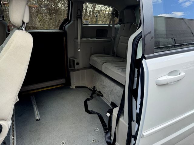 2015 Dodge Grand Caravan SE Eldorado Wheelchair Van For Adults Medical Transport Mobility ADA Handicapped - 22763953 - 21