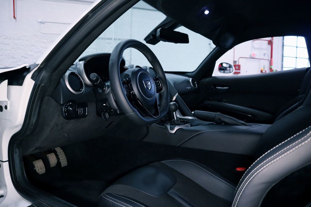 2015 Dodge Viper SRT10 GT photo 29