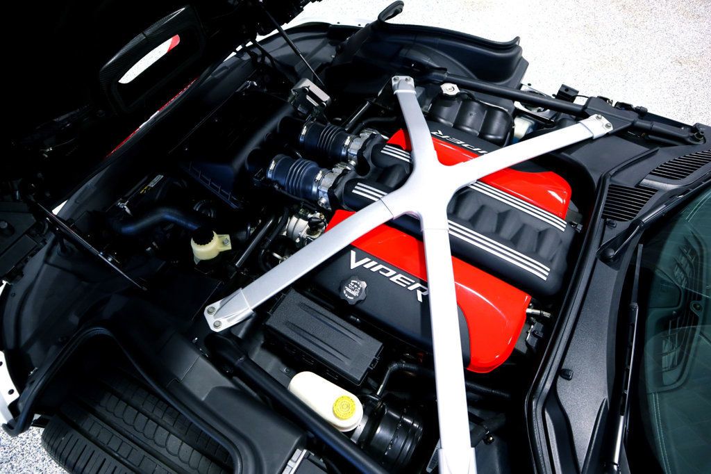 2015 Dodge Viper SRT10 GT photo 38